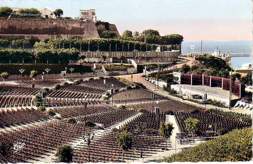 ORAN LE THEATRE DE VERDUREl.JPG